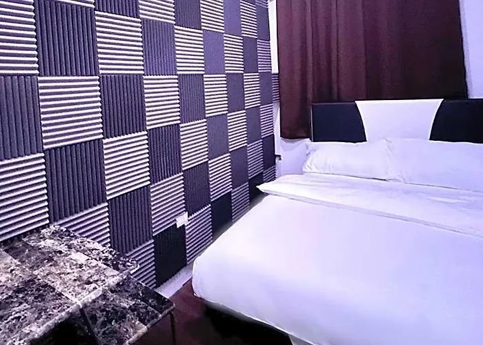 Night 8pm-8am Ekg House マニラ市